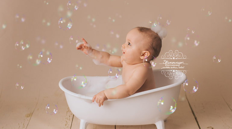 Cakesmash-und Badefotos: Babys erster Geburtstag – Kinderfotografie bei Karlsruhe