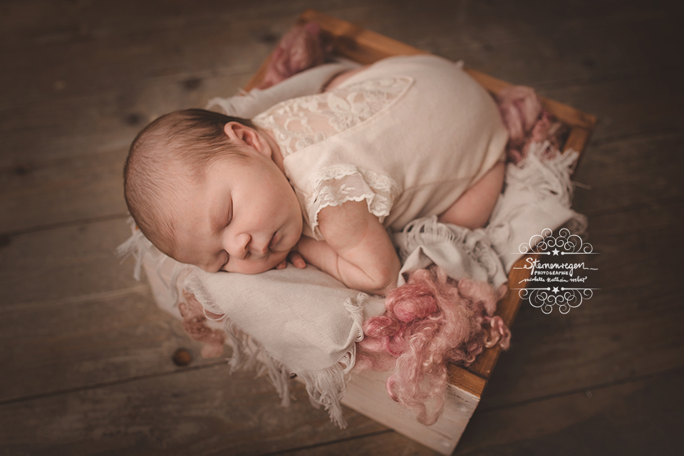 Sternenregen Photographie exclusive Neugeborenenfotos Kraichtal