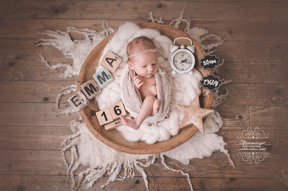 Emma – pastellige Neugeborenenfotos bei Karlsruhe