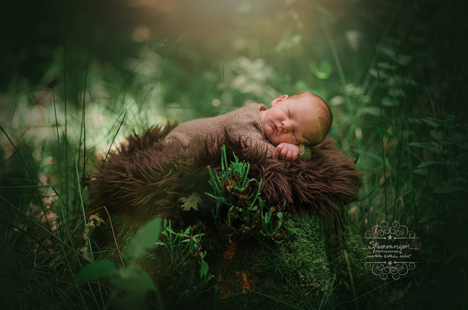 Newbornfotos indoor – und im Wald bei Karlsruhe