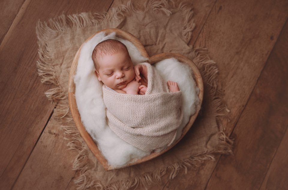 Mit Liebe und Herz- Babyfotografie