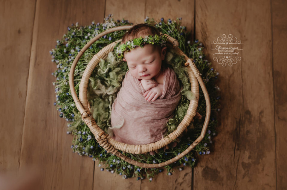 Neugeborene Prinzessinnen bei Sternenregen Photographie- Newbornshooting