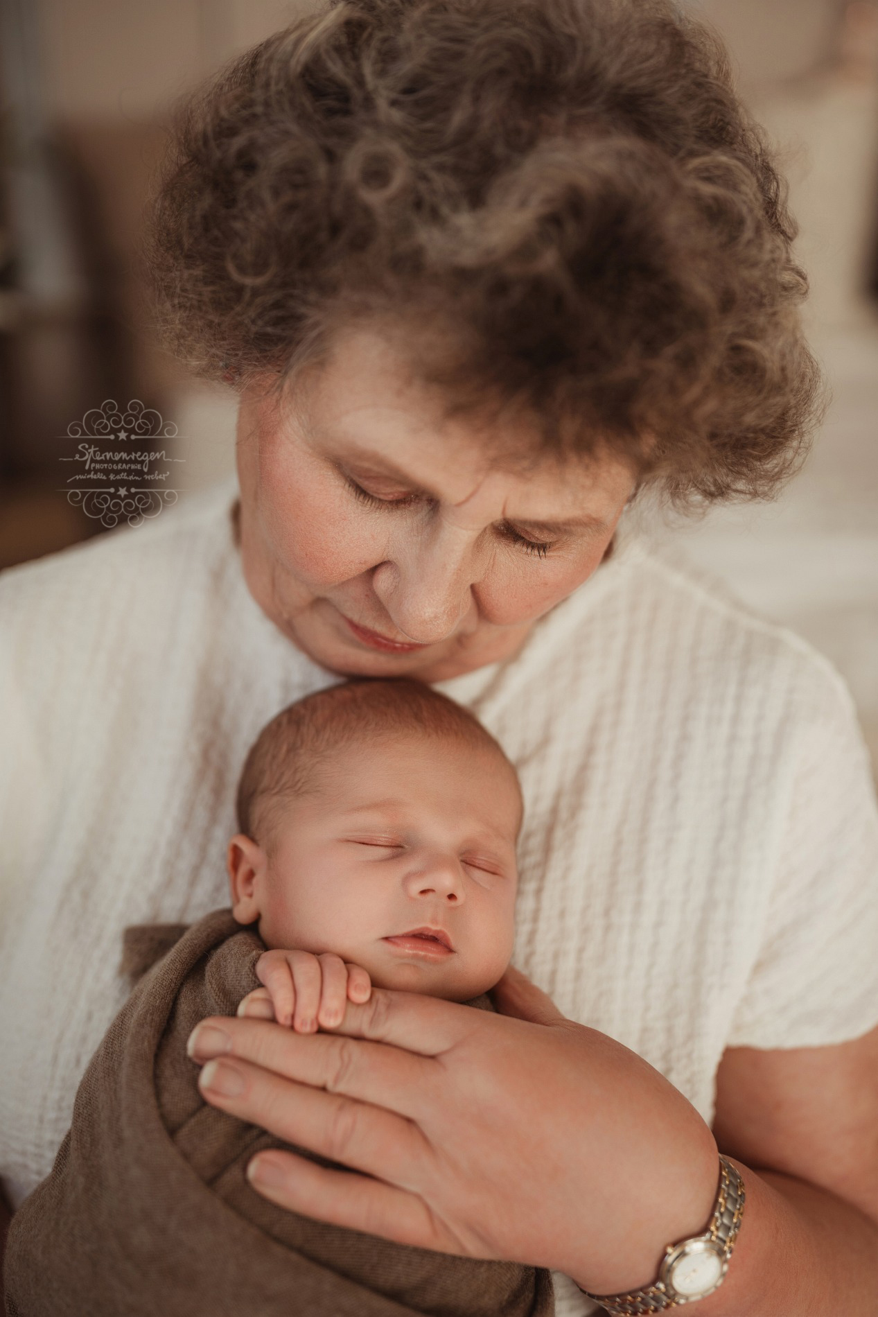 Neugeborenes Baby Fototermin Babyfotos Oma Enkelkind Karlsruhe Bruchsal