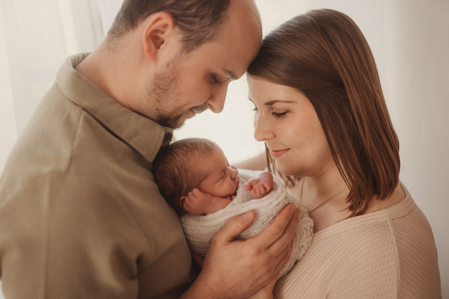 Neugeborenenfotos Babyfotos mit Familie Neugeborenenshooting Karlsruhe Bruchsal